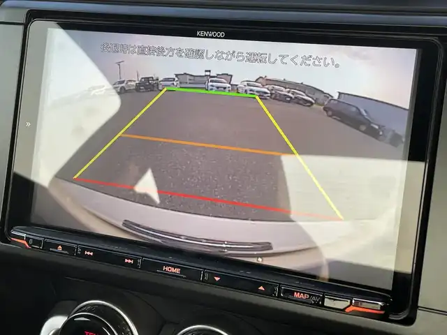 トヨタ ＧＲ８６ RZ 滋賀県 2022(令4)年 0.6万km クリスタルホワイトパール ６速ＭＴ/９インチＳＤナビ/（MDV-M909HDL）/AM/FM/CD/DVD/iPod/Bluetooth/フルセグＴＶ（走行視聴可能）/バックカメラ/クルーズコントロール/ブラインドスポットモニター/前席シートヒーター/ハーフレザーシート/ＳＲＨ/（ステアリング連動ヘッドランプ）/ＬＥＤヘッドライト/純正アルミホイール/ドライブレコーダー/（DRJ-AN1A）/ETC/オートエアコン/ダブルエアバッグ/スマートキー/プッシュスタート/純正フロアマット/ABS/横滑り防止装置/盗難防止装置/取扱説明書/保証書/整備記録簿/禁煙車