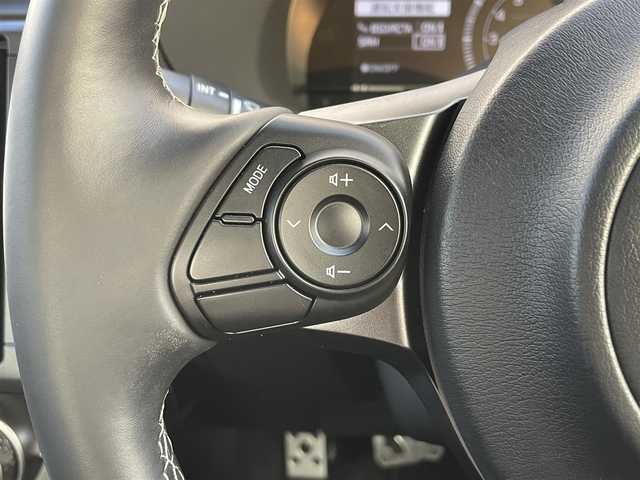 トヨタ ＧＲ８６ RZ 滋賀県 2022(令4)年 0.6万km クリスタルホワイトパール ６速ＭＴ/９インチＳＤナビ/（MDV-M909HDL）/AM/FM/CD/DVD/iPod/Bluetooth/フルセグＴＶ（走行視聴可能）/バックカメラ/クルーズコントロール/ブラインドスポットモニター/前席シートヒーター/ハーフレザーシート/ＳＲＨ/（ステアリング連動ヘッドランプ）/ＬＥＤヘッドライト/純正アルミホイール/ドライブレコーダー/（DRJ-AN1A）/ETC/オートエアコン/ダブルエアバッグ/スマートキー/プッシュスタート/純正フロアマット/ABS/横滑り防止装置/盗難防止装置/取扱説明書/保証書/整備記録簿/禁煙車