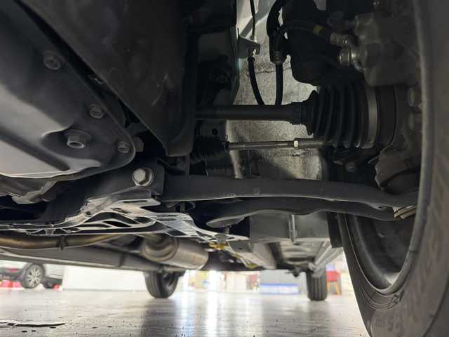ダイハツ ミラ イース X SAⅢ 三重県 2018(平30)年 1.8万km スカイブルーメタリック ガソリン/FF/インパネCVT/7インチナビ CN-R330WD/（CD/DVD/TV/iPod/USB/MEMORY MUSIC/AM/FM/SD/VTR/HDMI）/バックカメラ/衝突回避支援システム　スマートアシスト3/・衝突回避支援ブレーキ機能/・衝突警報機能（対車両・対歩行者）/・誤発進抑制制御機能（前方・後方）/・車線逸脱警報機能/・コーナーセンサー（フロント2ヶ/リヤ2ヶ）/・オートハイビーム/装備/・LED ヘッドランプ/・マニュアルエアコン/・キーレスエントリー/・電動格納ドアミラー/・純正ホイールキャップ/・予備メカキーx1ヶ/など