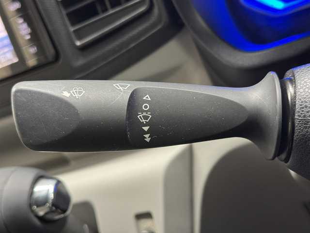 ダイハツ ミラ イース X SAⅢ 三重県 2018(平30)年 1.8万km スカイブルーメタリック ガソリン/FF/インパネCVT/7インチナビ CN-R330WD/（CD/DVD/TV/iPod/USB/MEMORY MUSIC/AM/FM/SD/VTR/HDMI）/バックカメラ/衝突回避支援システム　スマートアシスト3/・衝突回避支援ブレーキ機能/・衝突警報機能（対車両・対歩行者）/・誤発進抑制制御機能（前方・後方）/・車線逸脱警報機能/・コーナーセンサー（フロント2ヶ/リヤ2ヶ）/・オートハイビーム/装備/・LED ヘッドランプ/・マニュアルエアコン/・キーレスエントリー/・電動格納ドアミラー/・純正ホイールキャップ/・予備メカキーx1ヶ/など