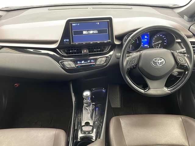 トヨタ Ｃ－ＨＲ G 宮崎県 2017(平29)年 5.9万km ホワイトパールクリスタルシャイン 純正9インチメモリーナビ/ CD DVD BTオーディオ フルセグTV HDMI/バックカメラ/レーダークルーズコントロール/電子オートパーキング/ブラインドスポットモニター/クリアランスソナー /プリクラッシュセーフティ/レーンアシスト/LEDヘッドライト/LEDフォグライト/前席シートヒーター/純正フロアマット/ビルトインETC