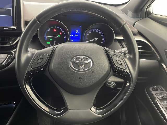 トヨタ Ｃ－ＨＲ G 宮崎県 2017(平29)年 5.9万km ホワイトパールクリスタルシャイン 純正9インチメモリーナビ/ CD DVD BTオーディオ フルセグTV HDMI/バックカメラ/レーダークルーズコントロール/電子オートパーキング/ブラインドスポットモニター/クリアランスソナー /プリクラッシュセーフティ/レーンアシスト/LEDヘッドライト/LEDフォグライト/前席シートヒーター/純正フロアマット/ビルトインETC