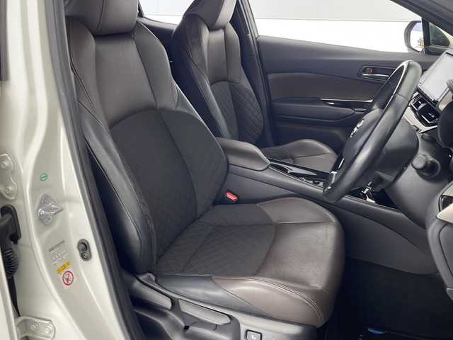 トヨタ Ｃ－ＨＲ G 宮崎県 2017(平29)年 5.9万km ホワイトパールクリスタルシャイン 純正9インチメモリーナビ/ CD DVD BTオーディオ フルセグTV HDMI/バックカメラ/レーダークルーズコントロール/電子オートパーキング/ブラインドスポットモニター/クリアランスソナー /プリクラッシュセーフティ/レーンアシスト/LEDヘッドライト/LEDフォグライト/前席シートヒーター/純正フロアマット/ビルトインETC