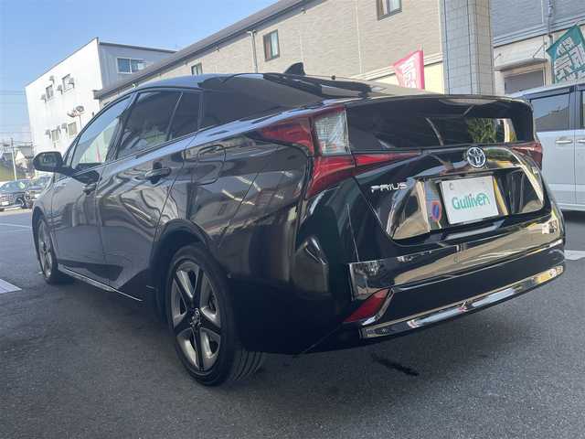 トヨタ プリウス A ツーリングセレクション 静岡県 2020(令2)年 3.3万km アティチュードブラックマイカ ワンオーナー/合皮シート/運転席パワーシート/前席シートヒーター/ALPINE9型ナビ〈X9NX〉/・DVD／Bluetooth／地デジTV/バックカメラ/ヘッドアップディスプレイ/TOYOTA SAFETY SENSE/・プリクラッシュセーフティ/・レーントレーシングアシスト/・オートマチックハイビーム/・レーダークルーズコントロール/・ロードサインアシスト/・先行車発進告知/ブラインドスポットモニター/インテリジェントソナー/シンプルインテリジェントパーキングアシスト/LEDヘッドライト/ビルトインETC/純正17インチAW/スマートキー