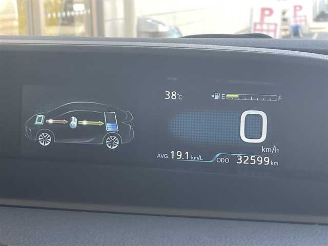 トヨタ プリウス A ツーリングセレクション 静岡県 2020(令2)年 3.3万km アティチュードブラックマイカ ワンオーナー/合皮シート/運転席パワーシート/前席シートヒーター/ALPINE9型ナビ〈X9NX〉/・DVD／Bluetooth／地デジTV/バックカメラ/ヘッドアップディスプレイ/TOYOTA SAFETY SENSE/・プリクラッシュセーフティ/・レーントレーシングアシスト/・オートマチックハイビーム/・レーダークルーズコントロール/・ロードサインアシスト/・先行車発進告知/ブラインドスポットモニター/インテリジェントソナー/シンプルインテリジェントパーキングアシスト/LEDヘッドライト/ビルトインETC/純正17インチAW/スマートキー