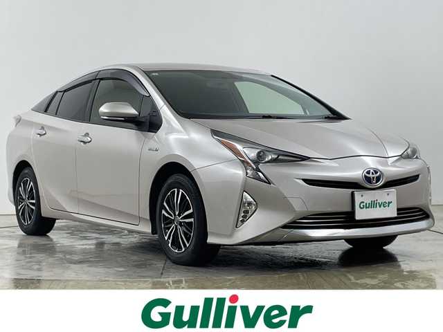 トヨタ プリウス S 道央・札幌 2017(平29)年 10.7万km シルバー ・4WD/寒冷地仕様/・トヨタセーフティーセンス/・プリクラッシュセーフティ/・社外ナビ  フルセグ/BT/CD/DVD/USB/・バックカメラ/・ステアリングスイッチ/・LEDオートライト/オートライト/・プッシュスタート/・スマートキー×2/・社外ETC/・社外フロアマット