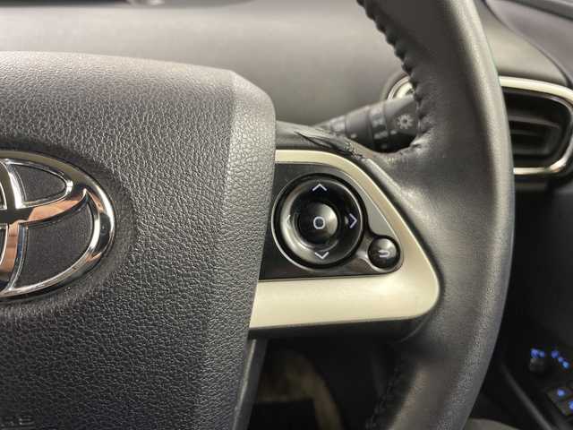 トヨタ プリウス S 道央・札幌 2017(平29)年 10.7万km シルバー ・4WD/寒冷地仕様/・トヨタセーフティーセンス/・プリクラッシュセーフティ/・社外ナビ  フルセグ/BT/CD/DVD/USB/・バックカメラ/・ステアリングスイッチ/・LEDオートライト/オートライト/・プッシュスタート/・スマートキー×2/・社外ETC/・社外フロアマット