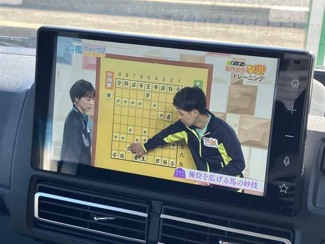 ダイハツ アトレー バン RS 三重県 2022(令4)年 2.2万km オフビートカーキM ♪ワンオーナー♪/♪リフトアップ(2インチ)♪/♪直前直左確認用のカメラ（車検時対応）/♪社外15インチAW(ホワイトレタータイヤ)♪/♪ドラレコ前後付デジタルインナーミラー♪/♪スマートアシスト/ ・衝突警報機能/ ・衝突回避支援ブレーキ機能/ ・ブレーキ制御付誤発進抑制機能(前後)/ ・車線逸脱警報機能・車線逸脱抑制制御機能/ ・全車速追従機能付アダプティブクルーズコントロール/♪純正ディスプレイオーディオ/・フルセグ・Bluetooth/・AppleCarPlay・AndroidAuto/・HDMI・USB/♪バックカメラ/♪スマートキー×2/♪プッシュスタート/♪オーバーヘッドシェルフ/♪両側パワースライドドア/♪LEDヘッドライト/♪LEDフォグライト /♪オートライト/♪ウィンカーミラー/♪ステアリングスイッチ/♪アクセサリーソケット前後/♪フロアマット/♪スモークフィルム/♪電格ミラー/純正鉄チンタイヤ4本積み込み/145/80/R12