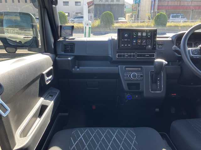 ダイハツ アトレー バン RS 三重県 2022(令4)年 2.2万km オフビートカーキM ♪ワンオーナー♪/♪リフトアップ(2インチ)♪/♪直前直左確認用のカメラ（車検時対応）/♪社外15インチAW(ホワイトレタータイヤ)♪/♪ドラレコ前後付デジタルインナーミラー♪/♪スマートアシスト/ ・衝突警報機能/ ・衝突回避支援ブレーキ機能/ ・ブレーキ制御付誤発進抑制機能(前後)/ ・車線逸脱警報機能・車線逸脱抑制制御機能/ ・全車速追従機能付アダプティブクルーズコントロール/♪純正ディスプレイオーディオ/・フルセグ・Bluetooth/・AppleCarPlay・AndroidAuto/・HDMI・USB/♪バックカメラ/♪スマートキー×2/♪プッシュスタート/♪オーバーヘッドシェルフ/♪両側パワースライドドア/♪LEDヘッドライト/♪LEDフォグライト /♪オートライト/♪ウィンカーミラー/♪ステアリングスイッチ/♪アクセサリーソケット前後/♪フロアマット/♪スモークフィルム/♪電格ミラー/純正鉄チンタイヤ4本積み込み/145/80/R12