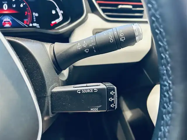 ルノー ルノー ルーテシア インテンス テックパック 大阪府 2021(令3)年 2.2万km 赤 ワンオーナー/BOSE/純正ディスプレイオーディオ/applecarplay/360度カメラ/社外ナビ/TV/純正17インチAW/LEDヘッドライト/ACC/ブラインドスポット/クリアランスソナー/黒革/シートヒーター