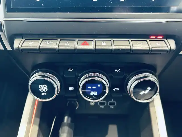 ルノー ルノー ルーテシア インテンス テックパック 大阪府 2021(令3)年 2.2万km 赤 ワンオーナー/BOSE/純正ディスプレイオーディオ/applecarplay/360度カメラ/社外ナビ/TV/純正17インチAW/LEDヘッドライト/ACC/ブラインドスポット/クリアランスソナー/黒革/シートヒーター