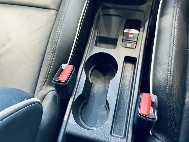 ルノー ルノー ルーテシア インテンス テックパック 大阪府 2021(令3)年 2.2万km 赤 ワンオーナー/BOSE/純正ディスプレイオーディオ/applecarplay/360度カメラ/社外ナビ/TV/純正17インチAW/LEDヘッドライト/ACC/ブラインドスポット/クリアランスソナー/黒革/シートヒーター