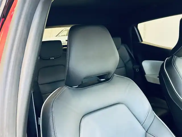 ルノー ルノー ルーテシア インテンス テックパック 大阪府 2021(令3)年 2.2万km 赤 ワンオーナー/BOSE/純正ディスプレイオーディオ/applecarplay/360度カメラ/社外ナビ/TV/純正17インチAW/LEDヘッドライト/ACC/ブラインドスポット/クリアランスソナー/黒革/シートヒーター