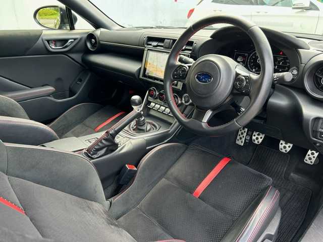 スバル ＢＲＺ S 神奈川県 2023(令5)年 0.8万km クリスタルブラックシリカ ワンオーナー/6速MT/エアロパッケージ（ボルテックスジェネレーター＆トランクスポイラー）/純正9インチサイバーナビ（CD/DVD/フルセグTV/AUX/AM/FM)/LEDアクセサリーライナー/エアアウトレットガーニッシュ/リヤアンダーディフューザー/STIレザーシフトノブ/STIギアシフトレバー/リヤフォグランプキット/STIトランクリッドガニッシュ/ナンバープレートベース/ホイールロックセット/フロアカーペットBRZ/バックカメラ/ハーフレザーシート/シートヒーター/クルコン/タワーバー/STIドアプロテクター/ステアリングスイッチ/前方ドラレコ/純正シフトノブ付属/純正ギアシフトレバー付属/純正18inAW/新車時保証書/取扱説明書/スペアキー×1