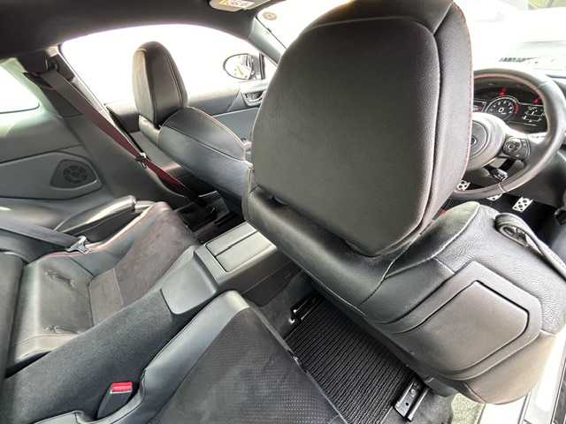 スバル ＢＲＺ S 神奈川県 2023(令5)年 0.8万km クリスタルブラックシリカ ワンオーナー/6速MT/エアロパッケージ（ボルテックスジェネレーター＆トランクスポイラー）/純正9インチサイバーナビ（CD/DVD/フルセグTV/AUX/AM/FM)/LEDアクセサリーライナー/エアアウトレットガーニッシュ/リヤアンダーディフューザー/STIレザーシフトノブ/STIギアシフトレバー/リヤフォグランプキット/STIトランクリッドガニッシュ/ナンバープレートベース/ホイールロックセット/フロアカーペットBRZ/バックカメラ/ハーフレザーシート/シートヒーター/クルコン/タワーバー/STIドアプロテクター/ステアリングスイッチ/前方ドラレコ/純正シフトノブ付属/純正ギアシフトレバー付属/純正18inAW/新車時保証書/取扱説明書/スペアキー×1