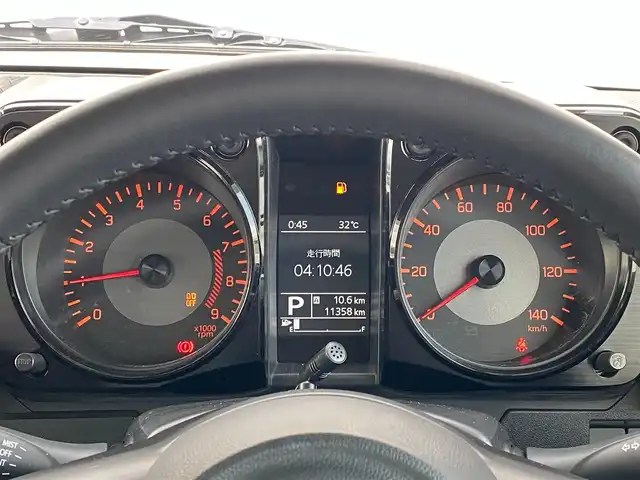 スズキ ジムニー XC 岐阜県 2020(令2)年 1.2万km ジャングルグリーン 純正ディスプレイオーディオ/クルーズコントロール/デュアルセンサーブレーキサポート/車線逸脱警報/横滑り防止装置/ヒルディセントコントロール/盗難防止装置/背面タイヤ/シートヒータ/ＥＴＣ/スペアキー/純正16インチAW/純正ドアバイザー/社外フロアマット