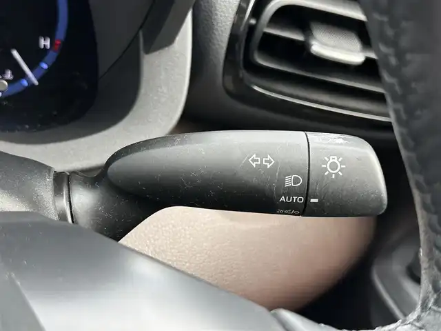 トヨタ ヤリスクロス Z 島根県 2021(令3)年 3.9万km ホワイトパールクリスタルシャイン 登録時走行距離38/121Km/ワンオーナー/純正ディスプレイオーディオ(BT/ラジオ)/全方位モニター/トヨタセーフティーセンス/・プリクラッシュセーフティー/・レーントレーシングアシスト/・リヤクロストラフィックアラート/・パーキングサポートブレーキ/・ロードサインアシスト/・オートハイビーム/ウインカーミラー/ビルトインETC/前席シートヒーター/追従型クルーズコントロール/18インチ純正アルミホイール/純正ドアバイザー/純正フロアマット