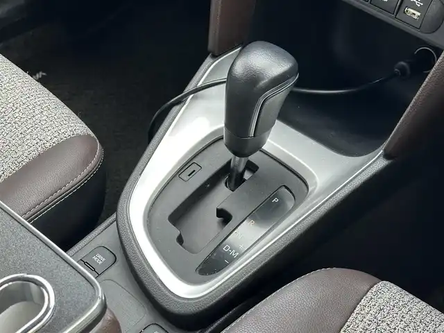 トヨタ ヤリスクロス Z 島根県 2021(令3)年 3.9万km ホワイトパールクリスタルシャイン 登録時走行距離38/121Km/ワンオーナー/純正ディスプレイオーディオ(BT/ラジオ)/全方位モニター/トヨタセーフティーセンス/・プリクラッシュセーフティー/・レーントレーシングアシスト/・リヤクロストラフィックアラート/・パーキングサポートブレーキ/・ロードサインアシスト/・オートハイビーム/ウインカーミラー/ビルトインETC/前席シートヒーター/追従型クルーズコントロール/18インチ純正アルミホイール/純正ドアバイザー/純正フロアマット