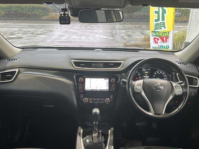 日産 エクストレイル 20X エマージェンシーブレーキ 愛知県 2015(平27)年 7.1万km ダイヤモンドブラック 7人乗り/純正メーカーナビ/フルセグＴＶ・CD・DVD・Bluetooth/アラウンドビューモニター/エマージェンシーブレーキ/カプロンシート（撥水シート）/車線逸脱警報/後側方車両検知警報/パーキングアシスト/クルーズコントロール/ダウンヒルアシストコントロール/横滑り防止機能/前側シートヒーター/前側ドライブレコーダー（DRY-FH96WG）/TVキャンセラー/ビルトインETC/オートライト/ハロゲンヘッドライト/フォグランプ/プッシュスタート/スマートキー/純正フロアマット/純正ドアバイザー/純正AW付冬用タイヤ有り/取扱説明書