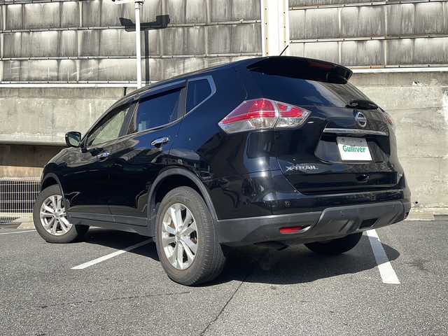 日産 エクストレイル 20X エマージェンシーブレーキ 愛知県 2015(平27)年 7.1万km ダイヤモンドブラック 7人乗り/純正メーカーナビ/フルセグＴＶ・CD・DVD・Bluetooth/アラウンドビューモニター/エマージェンシーブレーキ/カプロンシート（撥水シート）/車線逸脱警報/後側方車両検知警報/パーキングアシスト/クルーズコントロール/ダウンヒルアシストコントロール/横滑り防止機能/前側シートヒーター/前側ドライブレコーダー（DRY-FH96WG）/TVキャンセラー/ビルトインETC/オートライト/ハロゲンヘッドライト/フォグランプ/プッシュスタート/スマートキー/純正フロアマット/純正ドアバイザー/純正AW付冬用タイヤ有り/取扱説明書