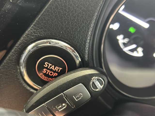 日産 エクストレイル 20X エマージェンシーブレーキ 愛知県 2015(平27)年 7.1万km ダイヤモンドブラック 7人乗り/純正メーカーナビ/フルセグＴＶ・CD・DVD・Bluetooth/アラウンドビューモニター/エマージェンシーブレーキ/カプロンシート（撥水シート）/車線逸脱警報/後側方車両検知警報/パーキングアシスト/クルーズコントロール/ダウンヒルアシストコントロール/横滑り防止機能/前側シートヒーター/前側ドライブレコーダー（DRY-FH96WG）/TVキャンセラー/ビルトインETC/オートライト/ハロゲンヘッドライト/フォグランプ/プッシュスタート/スマートキー/純正フロアマット/純正ドアバイザー/純正AW付冬用タイヤ有り/取扱説明書