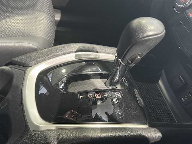 日産 エクストレイル 20X エマージェンシーブレーキ 愛知県 2015(平27)年 7.1万km ダイヤモンドブラック 7人乗り/純正メーカーナビ/フルセグＴＶ・CD・DVD・Bluetooth/アラウンドビューモニター/エマージェンシーブレーキ/カプロンシート（撥水シート）/車線逸脱警報/後側方車両検知警報/パーキングアシスト/クルーズコントロール/ダウンヒルアシストコントロール/横滑り防止機能/前側シートヒーター/前側ドライブレコーダー（DRY-FH96WG）/TVキャンセラー/ビルトインETC/オートライト/ハロゲンヘッドライト/フォグランプ/プッシュスタート/スマートキー/純正フロアマット/純正ドアバイザー/純正AW付冬用タイヤ有り/取扱説明書