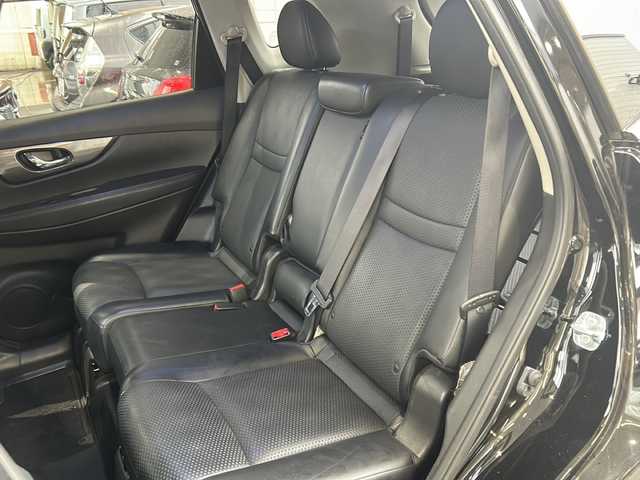 日産 エクストレイル 20X エマージェンシーブレーキ 愛知県 2015(平27)年 7.1万km ダイヤモンドブラック 7人乗り/純正メーカーナビ/フルセグＴＶ・CD・DVD・Bluetooth/アラウンドビューモニター/エマージェンシーブレーキ/カプロンシート（撥水シート）/車線逸脱警報/後側方車両検知警報/パーキングアシスト/クルーズコントロール/ダウンヒルアシストコントロール/横滑り防止機能/前側シートヒーター/前側ドライブレコーダー（DRY-FH96WG）/TVキャンセラー/ビルトインETC/オートライト/ハロゲンヘッドライト/フォグランプ/プッシュスタート/スマートキー/純正フロアマット/純正ドアバイザー/純正AW付冬用タイヤ有り/取扱説明書