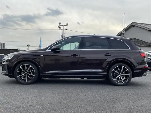 アウディ Ｑ７ 45 Sラインリミテッド 広島県 2020(令2)年 4.5万km 茶 310台限定車/パリークブラウンメタリック（専用色）/純正メモリナビ/（フルセグTV/Bluetooth/USB/Applecarplay/androidauto）/全周囲モニター/純正２１インチＡＷ/マトリクスＬＥＤヘッドライト/ブラックレザーシート/バーチャルコクピット/７シーターＰＫＧ/プレミアムＰＫＧ/サイドアシスト/フロントクロストラフィックアシスト/ビルドインETC2.0/イージードアクローザー/プッシュスタート/パワーバックドア