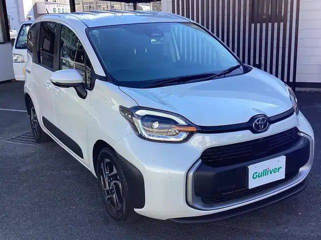 トヨタ シエンタ ハイブリッド Z 鹿児島県 2024(令6)年 0.5万km ホワイトパールクリスタルシャイン ワンオーナー/禁煙車/純正ナビフルセグTV/左右パワースライドドア/ビルトインETC/シートヒーター左右/ステアリングヒーター/全方位モニターバックカメラ/AC100v電源/オートハイビーム/パークアシスト/BSM/レーンキープアシスト/純正ドラレコ/レーダーブレーキ/クルーズコントロール/純正15インチアルミ