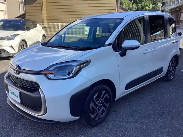 トヨタ シエンタ ハイブリッド Z 鹿児島県 2024(令6)年 0.5万km ホワイトパールクリスタルシャイン ワンオーナー/禁煙車/純正ナビフルセグTV/左右パワースライドドア/ビルトインETC/シートヒーター左右/ステアリングヒーター/全方位モニターバックカメラ/AC100v電源/オートハイビーム/パークアシスト/BSM/レーンキープアシスト/純正ドラレコ/レーダーブレーキ/クルーズコントロール/純正15インチアルミ