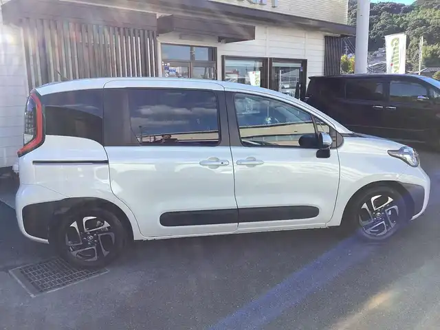 トヨタ シエンタ ハイブリッド Z 鹿児島県 2024(令6)年 0.5万km ホワイトパールクリスタルシャイン ワンオーナー/禁煙車/純正ナビフルセグTV/左右パワースライドドア/ビルトインETC/シートヒーター左右/ステアリングヒーター/全方位モニターバックカメラ/AC100v電源/オートハイビーム/パークアシスト/BSM/レーンキープアシスト/純正ドラレコ/レーダーブレーキ/クルーズコントロール/純正15インチアルミ