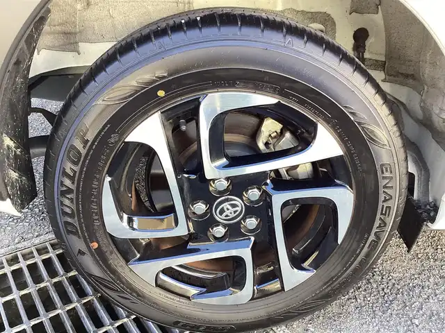 トヨタ シエンタ ハイブリッド Z 鹿児島県 2024(令6)年 0.5万km ホワイトパールクリスタルシャイン ワンオーナー/禁煙車/純正ナビフルセグTV/左右パワースライドドア/ビルトインETC/シートヒーター左右/ステアリングヒーター/全方位モニターバックカメラ/AC100v電源/オートハイビーム/パークアシスト/BSM/レーンキープアシスト/純正ドラレコ/レーダーブレーキ/クルーズコントロール/純正15インチアルミ