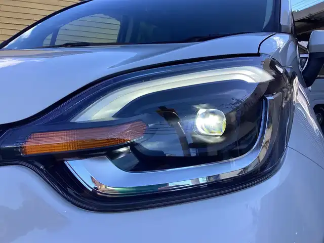 トヨタ シエンタ ハイブリッド Z 鹿児島県 2024(令6)年 0.5万km ホワイトパールクリスタルシャイン ワンオーナー/禁煙車/純正ナビフルセグTV/左右パワースライドドア/ビルトインETC/シートヒーター左右/ステアリングヒーター/全方位モニターバックカメラ/AC100v電源/オートハイビーム/パークアシスト/BSM/レーンキープアシスト/純正ドラレコ/レーダーブレーキ/クルーズコントロール/純正15インチアルミ