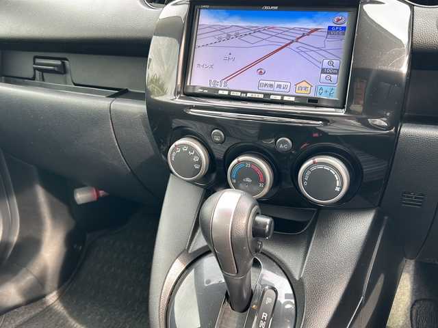 マツダ デミオ 13－スカイアクティブ 千葉県 2013(平25)年 7.9万km トゥルーレッド ナビ　Ｂカメ　ドライブレコーダー　ＥＴＣ　ＢｔＣＤ　ワンセグＴＶ　フロアマット純正　リモコンキー　パワーウィンドウ　パワーステアリング IATシフト　アルミホイール純正　ハロゲンライト　エアバッグＷ
