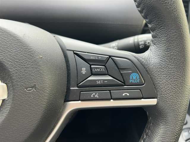 日産 セレナ e－パワー ハイウェイスター V 兵庫県 2020(令2)年 6.1万km ダイヤモンドブラック 純正ナビ/　（AM/FM/CD/DVD/TV/BT)/フルセグTV/前方ドライブレコーダー/ステアリングリモコン/クルーズコントロール/プロパイロット/アラウンドビューカメラ/両側パワースライドドア/ハンズフリーオートスライドドア/リアサンシェード/ETC/純正フロアマット/ドアバイザー/コーナーセンサー/純正16インチアルミホイール/保証書/取扱説明書/スペアキー1本