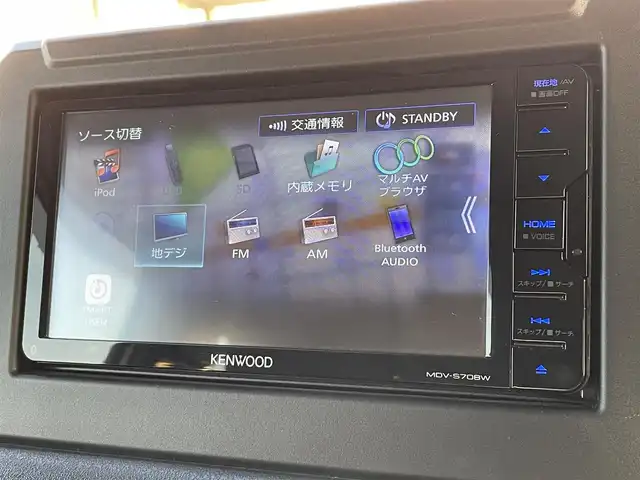 スズキ ジムニー シエラ JC 広島県 2021(令3)年 4.1万km ピュアホワイトP ワンオーナー/ホワイト塗装グリル/背面タイヤカバー/アームレスト一体型コンソールBOX/KENWOODナビ/（CD/DVD/フルセグTV/Bluetooth）/ETC/シートヒーター/クルーズコントロール/衝突被害軽減ブレーキ/車線逸脱警報/LEDヘッドライト/純正15インチAW/革巻きステアリング/ステアリングスイッチ/プッシュスタート/スペアキー