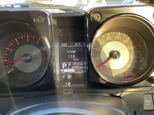 スズキ ジムニー シエラ JC 広島県 2021(令3)年 4.1万km ピュアホワイトP ワンオーナー/ホワイト塗装グリル/背面タイヤカバー/アームレスト一体型コンソールBOX/KENWOODナビ/（CD/DVD/フルセグTV/Bluetooth）/ETC/シートヒーター/クルーズコントロール/衝突被害軽減ブレーキ/車線逸脱警報/LEDヘッドライト/純正15インチAW/革巻きステアリング/ステアリングスイッチ/プッシュスタート/スペアキー