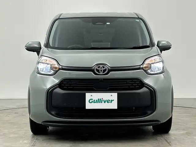 トヨタ シエンタ ハイブリッド G 三重県 2023(令5)年 1.6万km アーバンカーキ /禁煙車//純正ディスプレイオーディオ//Bluetooth/AndroidAuto/AppleCarPray/AM/FM/USB//パノラミックビューモニター//レーダークルーズコントロール//トヨタセーフティセンス//両側パワースライドドア//オートライト//オートハイビーム//ブラインドスポットモニター//AC100V//ビルトインETC2.0//LEDヘッドライト//スペアキー