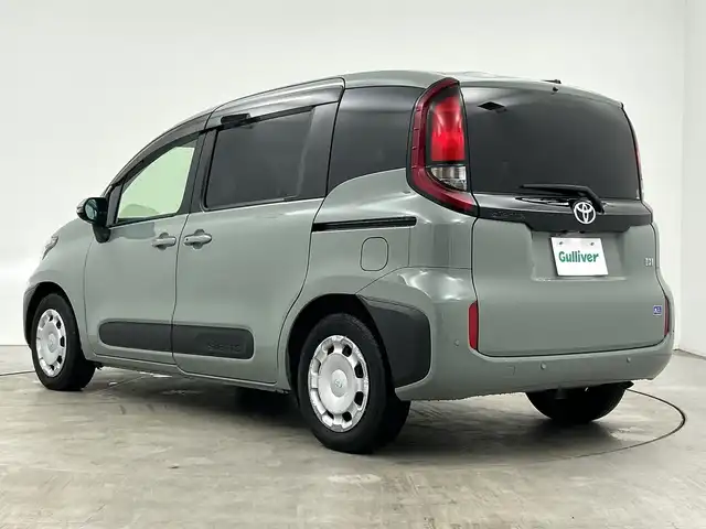 トヨタ シエンタ ハイブリッド G 三重県 2023(令5)年 1.6万km アーバンカーキ /禁煙車//純正ディスプレイオーディオ//Bluetooth/AndroidAuto/AppleCarPray/AM/FM/USB//パノラミックビューモニター//レーダークルーズコントロール//トヨタセーフティセンス//両側パワースライドドア//オートライト//オートハイビーム//ブラインドスポットモニター//AC100V//ビルトインETC2.0//LEDヘッドライト//スペアキー