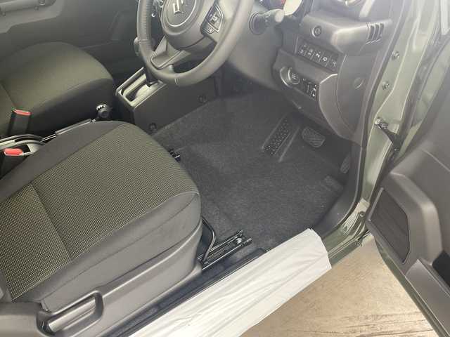 スズキ ジムニー XC 群馬県 2025(令7)年 0.1千km ジャングルグリーン 届出済未使用車　４ＷＤターボ　追従クルーズコントロール　シートヒーター　衝突被害軽減システム　レーンキープアシスト　ＬＥＤヘッドライト　オートマチックハイビーム　フォグライト　スマートキー　禁煙車