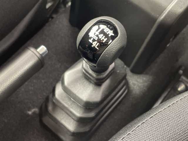 スズキ ジムニー XC 群馬県 2025(令7)年 0.1千km ジャングルグリーン 届出済未使用車　４ＷＤターボ　追従クルーズコントロール　シートヒーター　衝突被害軽減システム　レーンキープアシスト　ＬＥＤヘッドライト　オートマチックハイビーム　フォグライト　スマートキー　禁煙車