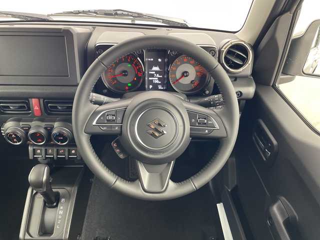 スズキ ジムニー XC 群馬県 2025(令7)年 0.1千km ジャングルグリーン 届出済未使用車　４ＷＤターボ　追従クルーズコントロール　シートヒーター　衝突被害軽減システム　レーンキープアシスト　ＬＥＤヘッドライト　オートマチックハイビーム　フォグライト　スマートキー　禁煙車