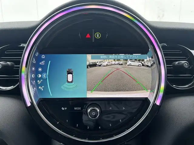 ＭＩＮＩ ＢＭＷ ミニ クーパー D クラシックトリム 三重県 2021(令3)年 3万km 黒／グレー 純正ディスプレイオーディオ(Bluetooth/Carplay/USB/AUX/AM/FM)/クラシックトリム(ドライビングモード/195/55R16タイヤ/16インチ5本スポーク/グレー塗装アルミホイール/ピアノブラックインパネ加飾/オートエアコン/ブラック合皮/ファブリックコンビシート/スポーツシート(前席)/ストレージコンパートメントパッケージ/コンフォートアクセス)/ETC/バックカメラ/ドライビングアシストパッケージプラス(リアビューカメラ/パークディスタンスコントロール/パーキングアシスト/アクティブクルーズコントロール)/ブラックルーフ/ステアリングスイッチ/TVチューナー