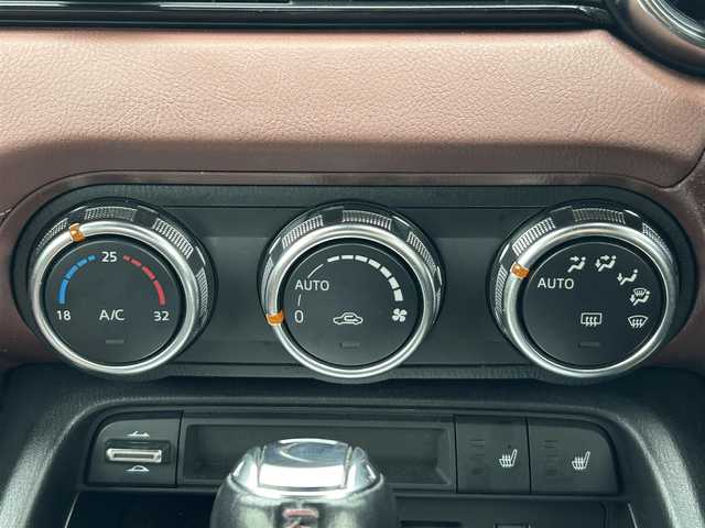 マツダ ロードスター ＲＦ VS 兵庫県 2019(令1)年 3.7万km マシーングレープレミアムM 電動オープン（ハードトップ）/マツダコネクト純正SDナビ/フルセグTV/Bluetooth/CD/DVD/バックカメラ/BOSEサウンドシステム/ブラインドスポットモニタリング/オーバーン（赤褐色）ナッパ革シート/シートヒーター/アダプティブLEDヘッドランプ/オートライト/クルーズコントロール/プッシュスタート/スマートキー/ETC