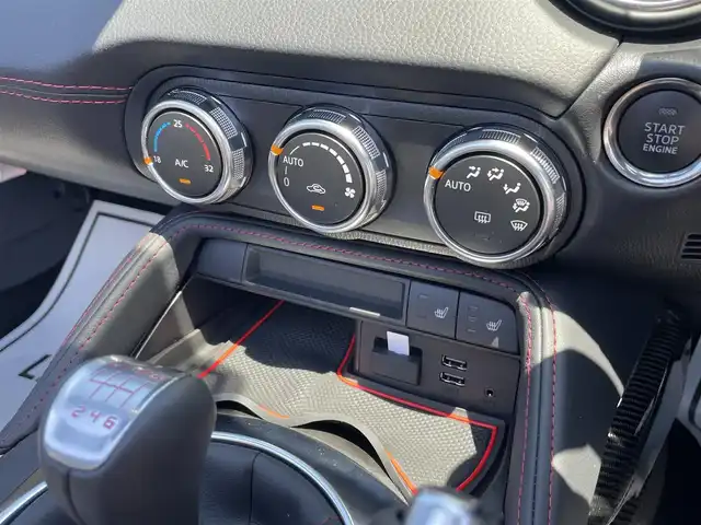 アバルト １２４ スパイダー メイク ユア スパイダー 静岡県 2020(令2)年 0.8万km ガンＭ ワンオーナー/グリジオアルピオリエンタリ1974/レカロシート/D席パワーシート/D席ベンチレーション/シートヒーター /BOSEサウンド/JBLツィーター/クルーズコントロール/純正ナビゲーション/【フルTV/DVD/CD/BT/SD】/バックカメラ/ドライブレコーダー