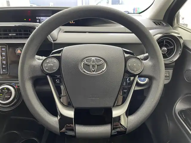 トヨタ アクア S スタイルブラック 滋賀県 2020(令2)年 5.6万km ダークブルーマイカ 純正7インチナビ/【CD.DVD.フルセグTV.Bluetooth】/全方位カメラ/衝突軽減ブレーキ/車線逸脱警報/クリアランスソナー/前席シートヒーター/前後ドライブレコーダー/クリアランスソナー/LEDヘッドライト/オートライト/スマートキー/スペアキー