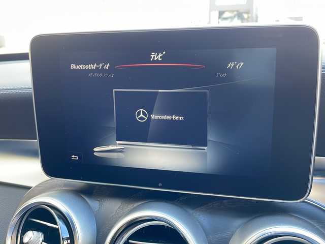 メルセデス・ベンツ Ｃ２００ アバンギャルド AMGライン 高知県 2017(平29)年 3.2万km 黒 純正ナビ/・フルセグＴＶ/・Ｂｌｕｅｔｏｏｔｈオーディオ/・バックカメラ/・CD/ＥＴＣ/ドラレコ/特注１９インチアルミ/スペアキー２本/メモリー機能付きシート/パワーシート/ヘッドアップディスプレイ/純正パフュームアトマイザー/オートライト/レーンキープアシスト