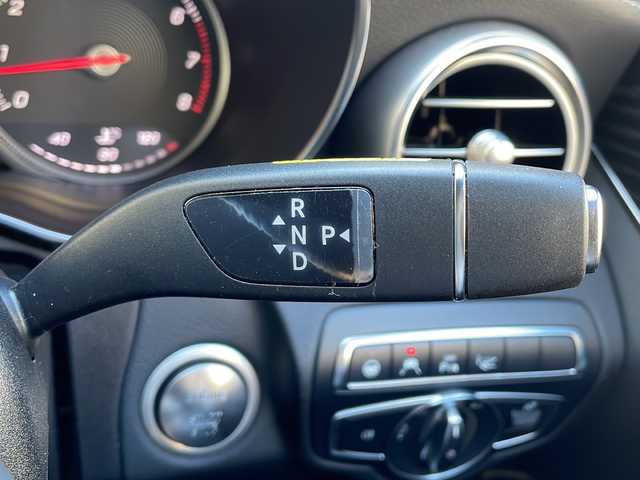 メルセデス・ベンツ Ｃ２００ アバンギャルド AMGライン 高知県 2017(平29)年 3.2万km 黒 純正ナビ/・フルセグＴＶ/・Ｂｌｕｅｔｏｏｔｈオーディオ/・バックカメラ/・CD/ＥＴＣ/ドラレコ/特注１９インチアルミ/スペアキー２本/メモリー機能付きシート/パワーシート/ヘッドアップディスプレイ/純正パフュームアトマイザー/オートライト/レーンキープアシスト