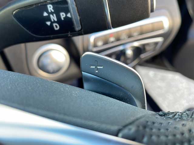 メルセデス・ベンツ Ｃ２００ アバンギャルド AMGライン 高知県 2017(平29)年 3.2万km 黒 純正ナビ/・フルセグＴＶ/・Ｂｌｕｅｔｏｏｔｈオーディオ/・バックカメラ/・CD/ＥＴＣ/ドラレコ/特注１９インチアルミ/スペアキー２本/メモリー機能付きシート/パワーシート/ヘッドアップディスプレイ/純正パフュームアトマイザー/オートライト/レーンキープアシスト