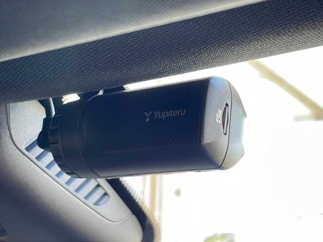 メルセデス・ベンツ Ｃ２００ アバンギャルド AMGライン 高知県 2017(平29)年 3.2万km 黒 純正ナビ/・フルセグＴＶ/・Ｂｌｕｅｔｏｏｔｈオーディオ/・バックカメラ/・CD/ＥＴＣ/ドラレコ/特注１９インチアルミ/スペアキー２本/メモリー機能付きシート/パワーシート/ヘッドアップディスプレイ/純正パフュームアトマイザー/オートライト/レーンキープアシスト